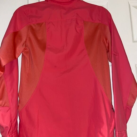 Patagonia long sleeve button up top - Picture 2 of 7